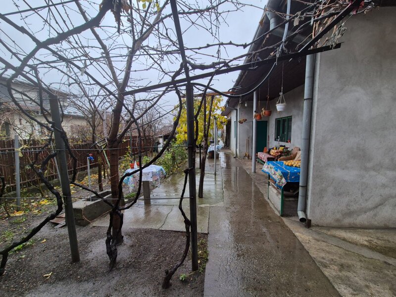 Alexandria, casa-vila de vanzare, teren 1050 mp pretabil comercial.